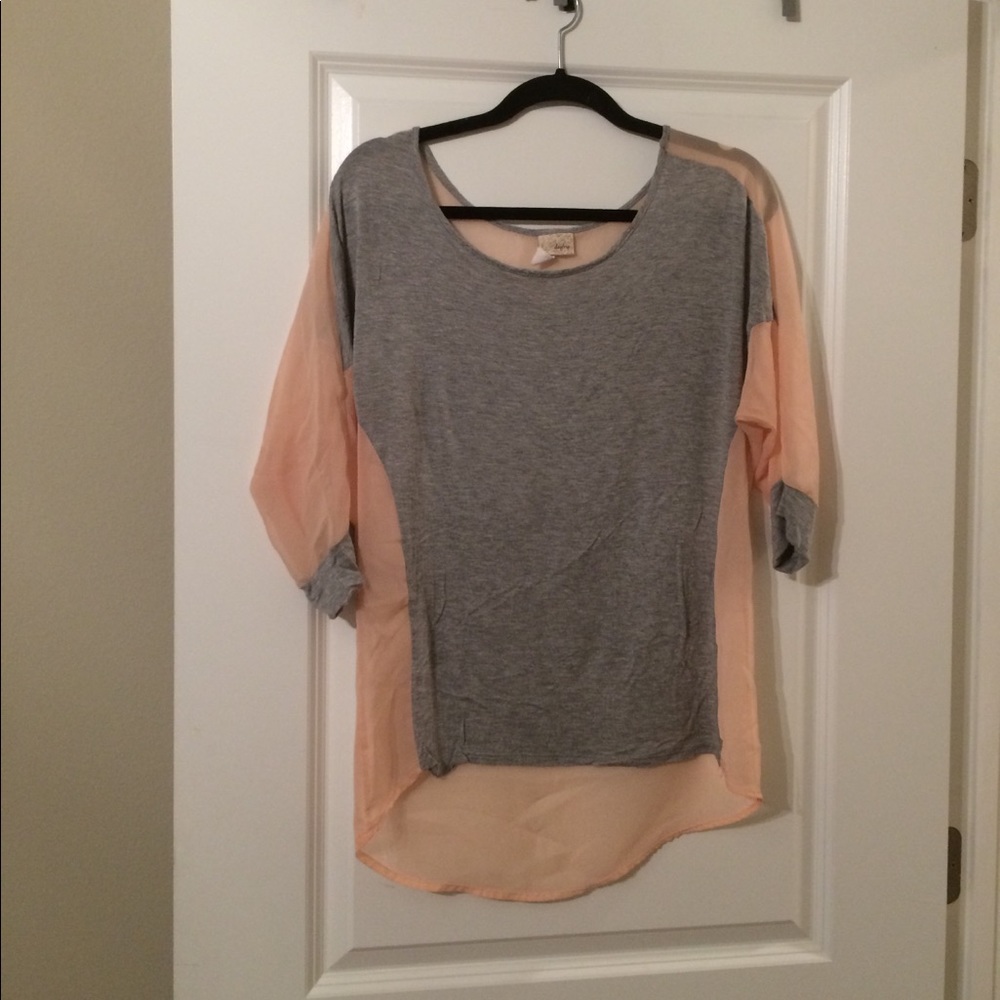 *5 for $20* Daytrip Peach And Gray Top - Size S